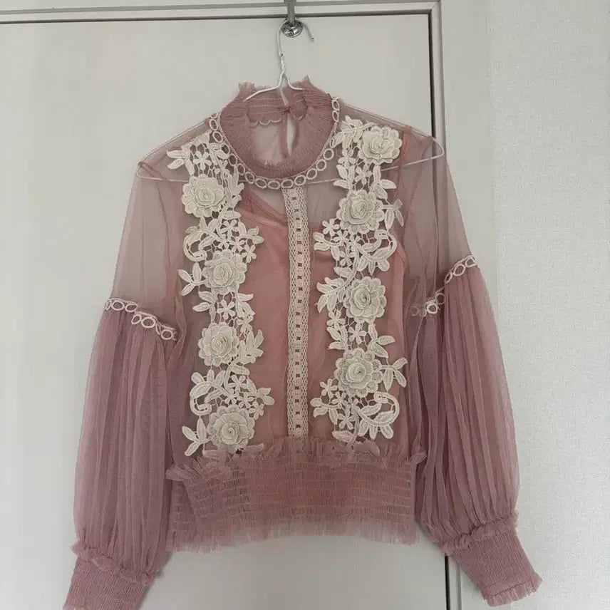 [BUNJANG] Romantic Lace See-Through Blouse - Pink / 로맨틱 레이스 시스루 블라우스 핑크