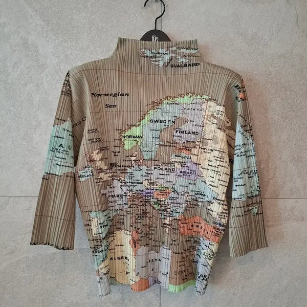 [BUNJANG] Issey Miyake Pleats Please World Map Turtleneck Top / 새상품급.플리츠플리즈 세계지도반목탑4 이세이미야케