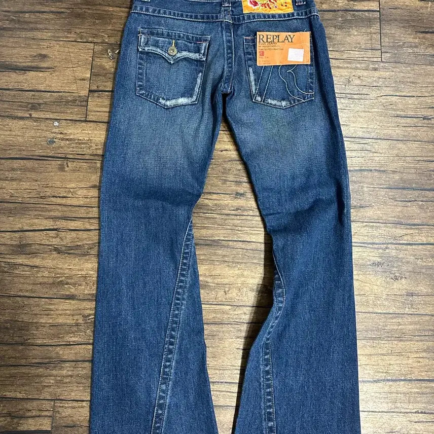 [BUNJANG] REPLAY Flower Embroidered Patch Bootcut Denim Pants / 리플레이(REPLAY) 플라워 자수 패치 부츠컷 데님 팬츠 실측30