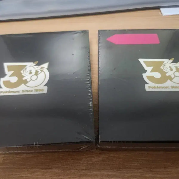 [BUNJANG] Pokemon 30th Anniversary Limited Edition Pin Set (March & April) / 포켓몬 30주년 한정 뱃지 3월 4월 세트 미개봉