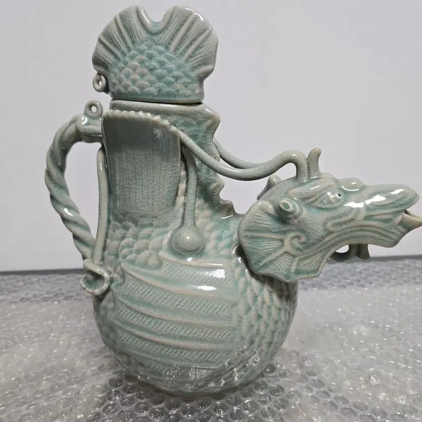 [BUNJANG] Songwolyo Kim Jong-ho Master Goryeo Celadon Dragon-shaped Teapot / 진품 송월요 김종호 명장 고려청자 어룡형 주전자 골동품