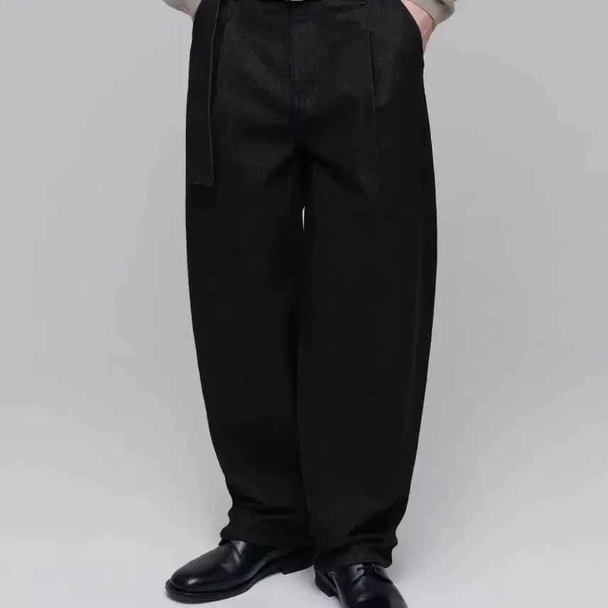 [BUNJANG] Musinsa Standard Belted Semi Balloon Denim Pants [Low Black] / (새상품/27) 무탠다드 벨티드 세미벌룬 데님 팬츠 [로우 블랙]무신사