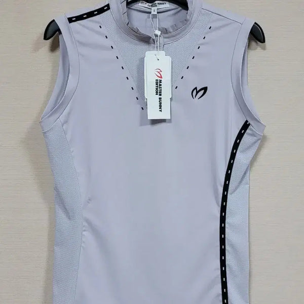 [BUNJANG] Master Bunny Edition Women's Side Punching Sleeveless Top - Gray / 마스터바니 여성 사이드 펀칭 슬리브리스 (새상품)