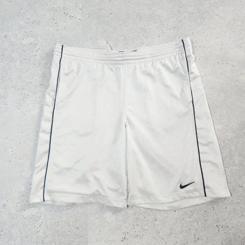 [BUNJANG] Nike Basketball Side Line Sprite Bermuda Training Pants / 나이키 베스키볼 사이드라인 스프라이트 버뮤다 트레이닝 팬츠 반 바지