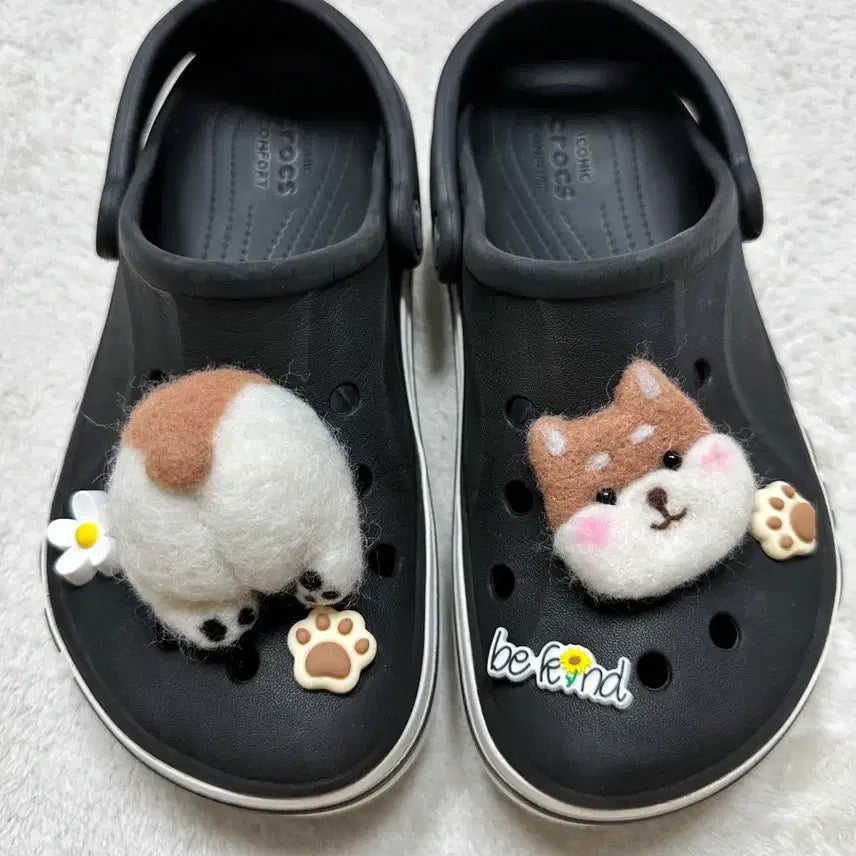 [BUNJANG] Crocs 230 with Jibbitz / 크록스 230 지비츠포함
