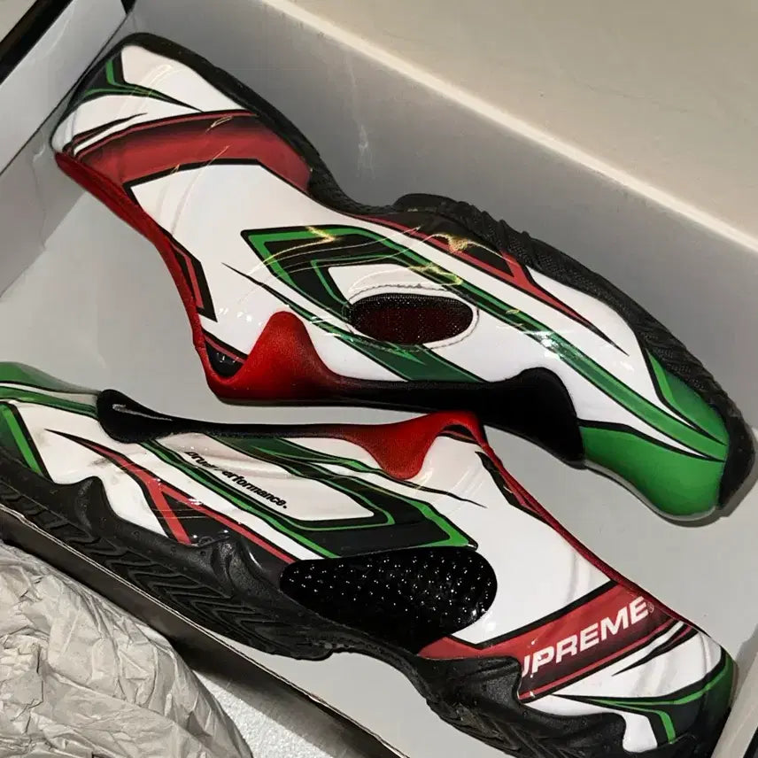 [BUNJANG] Nike x Supreme Clogposite Green Multi FN0289-100 / 나이키 x 슈프림 클로그포짓 그린 멀티 - 24FW, FN0289-100