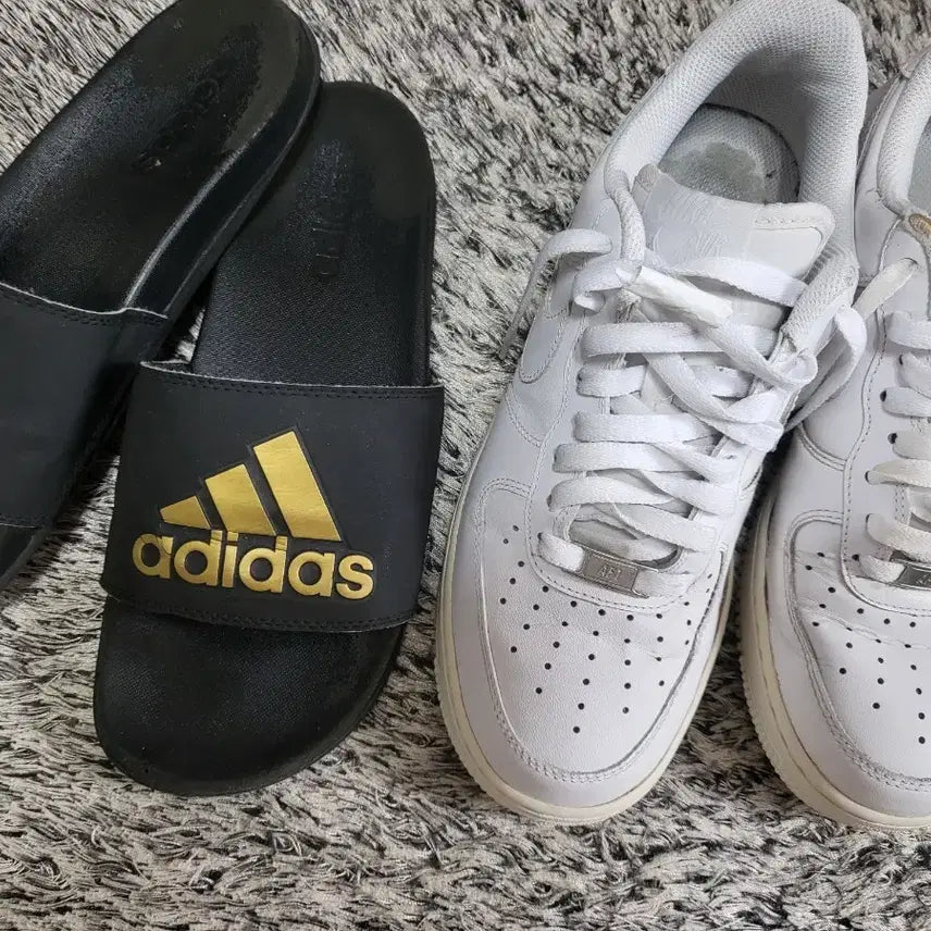 [BUNJANG] Nike Air Force 1 & Adidas Slippers Set / 나이키 에어포스신발 &아디다스슬리퍼(2Set모두드림)