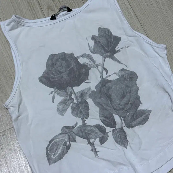 [BUNJANG] Pain Or Pleasure Rose Sleeveless Top / 페인오어플레져 로즈 나시