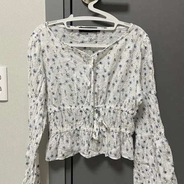 [BUNJANG] Wonder Place Blouse / 원더플레이스 블라우스