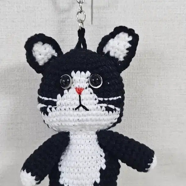 [BUNJANG] Handmade Crochet Cat Keychain Black White / 코바늘 고양이 키링 블랙 화이트