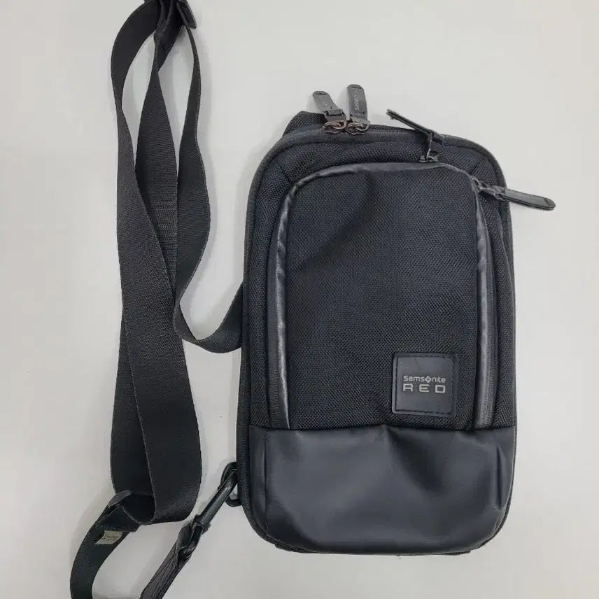 [BUNJANG] Samsonite Red Cadiz Sling Bag Black / Samsonite 19SS 쌤소나이트 레드 카디아즈 슬링백 / 블랙