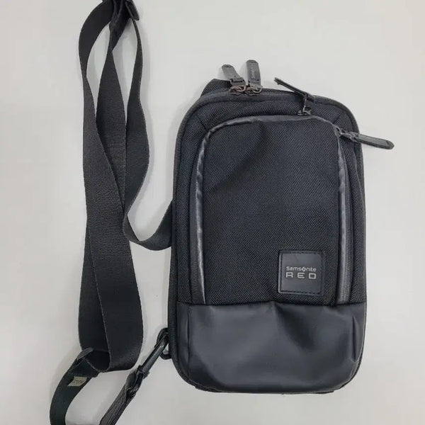 [BUNJANG] Samsonite Red Cadiz Sling Bag Black / Samsonite 19SS 쌤소나이트 레드 카디아즈 슬링백 / 블랙
