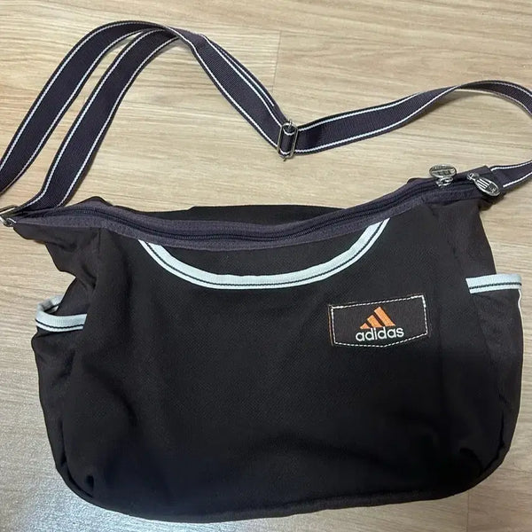 [BUNJANG] Adidas Vintage Brown Crossbody Bag / 아디다스 빈티지 브라운 크로스백