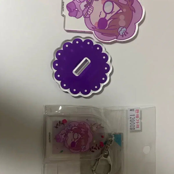[BUNJANG] Attack on Titan Hange Zoe Acrylic Stand, Keyring, and Can Badge Set / (급처분) 진격의 거인 한지 조에 굿즈 팔아욥
