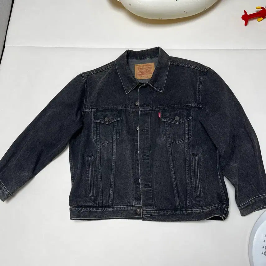 [BUNJANG] Levi's Black Denim Jacket Size 105 / 리바이스 흑청자켓 105