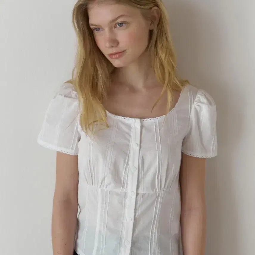 [BUNJANG] Among Square Neck Lace Blouse / 어몽 스퀘어넥 블라우스 A SQUARE NECK LACE BLOUSE