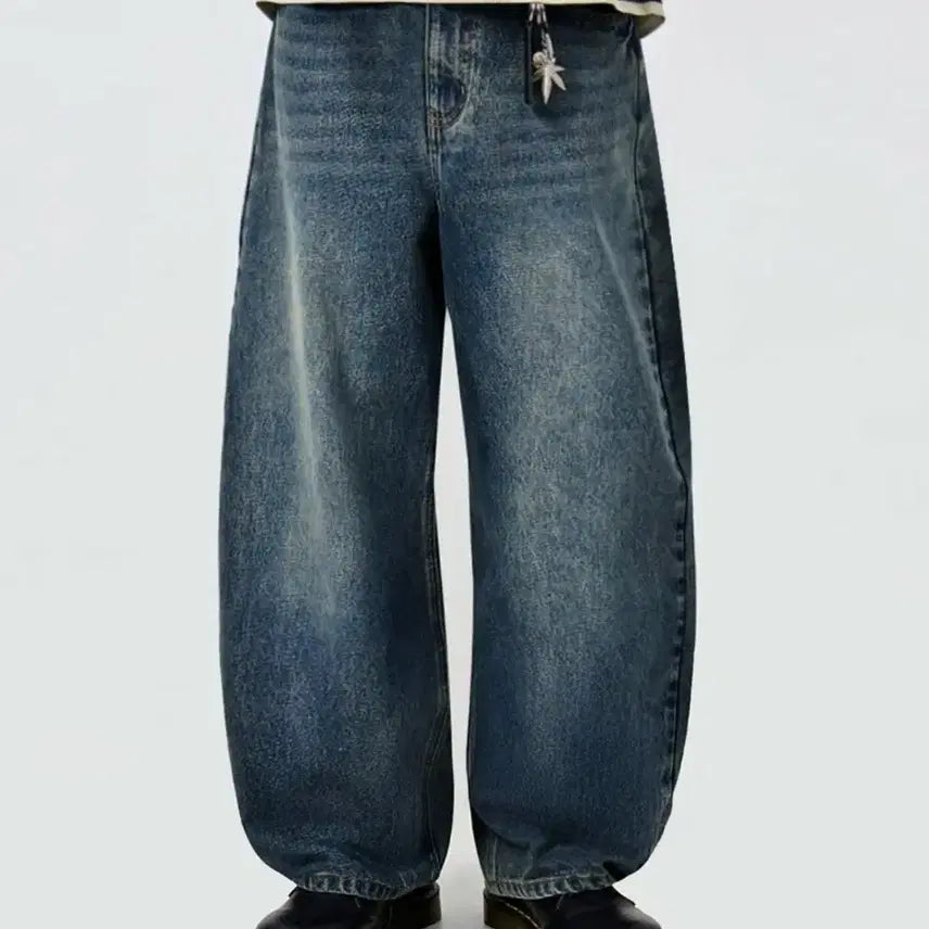 [BUNJANG] Dimitri Black Washed Curved Denim Pants Light Blue / 디미트리블랙 워싱 커브드 데님팬츠 연청