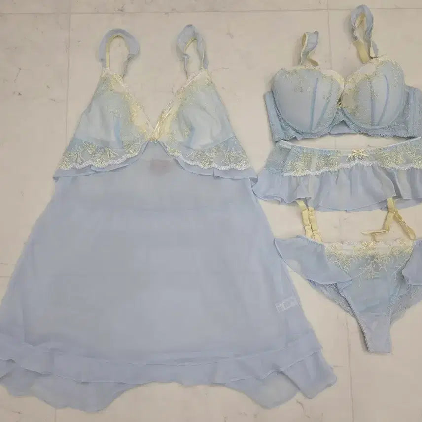[BUNJANG] Evelyn Blue Lemon 4-Piece Lingerie Set / 에블린 블루레몬 4종 세트