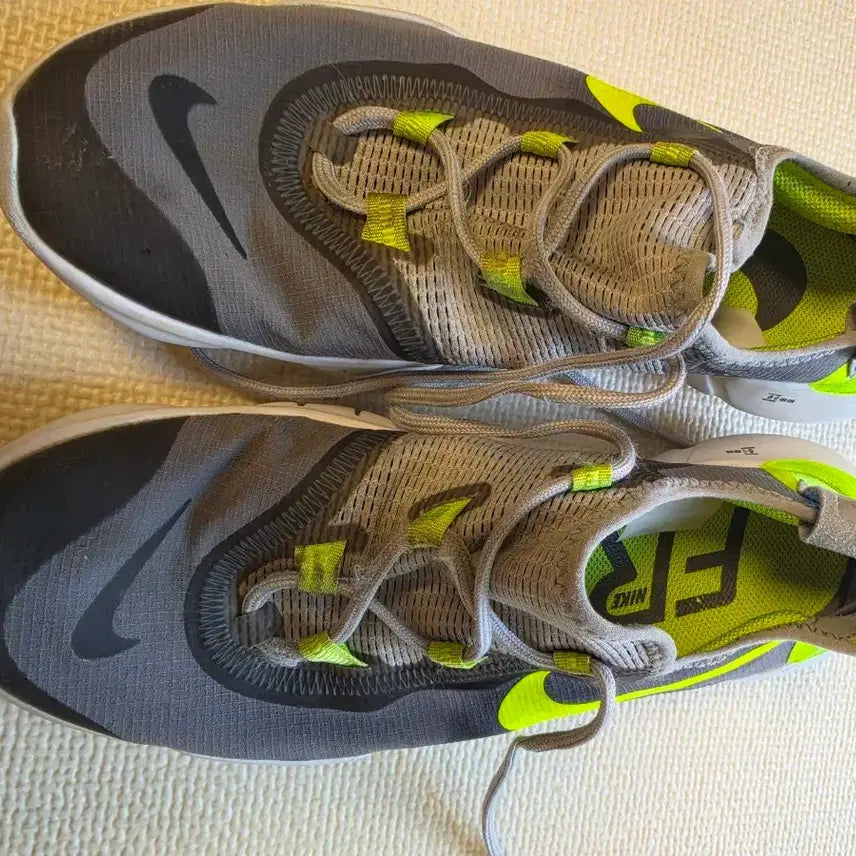 [BUNJANG] Nike Free Run Running Shoes Grey/Fluorescent / 나이키 프리런 러닝화 그레이/형광