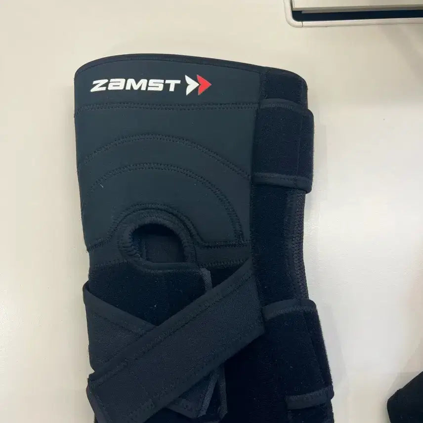 [BUNJANG] Zamst ZK-7 Knee Brace LL / 잠스트 zk7 무릎보호대 LL