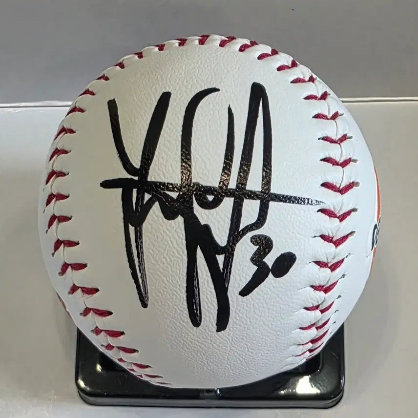 [BUNJANG] Hanwha Eagles Signed Baseball / 페라자 한화 로고볼 싸인볼