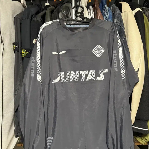 [BUNJANG] Juntas Windbreaker Charcoal / 준타스 윈드브레이커 팝니다.