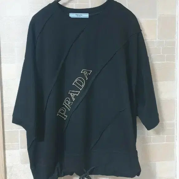 [BUNJANG] Women's Black Embroidered T-Shirt / 여성 검정자수티(새옷)