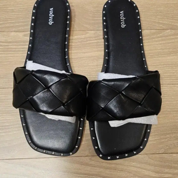 [BUNJANG] Studded Slippers (US 6 / 235mm) / 스터드 슬리퍼(US6,235mm정도)