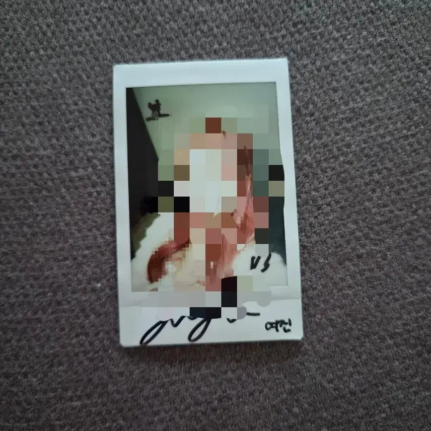 [BUNJANG] LUMINOUS YeoJin Signed Polaroid / 루셈블 여진 싸인 폴라로이드