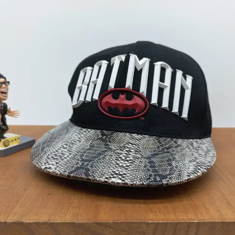 [BUNJANG] WB Batman Black Snapback Hat / WB 배트맨 고급 스냅백 모자 BATMAN 블랙