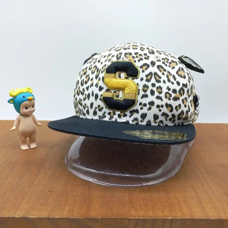 [BUNJANG] Hat's On SMB S Logo Leopard Print Snapback Hat / 호피 스냅백 모자 햇츠온 SMB S 로고 멀티