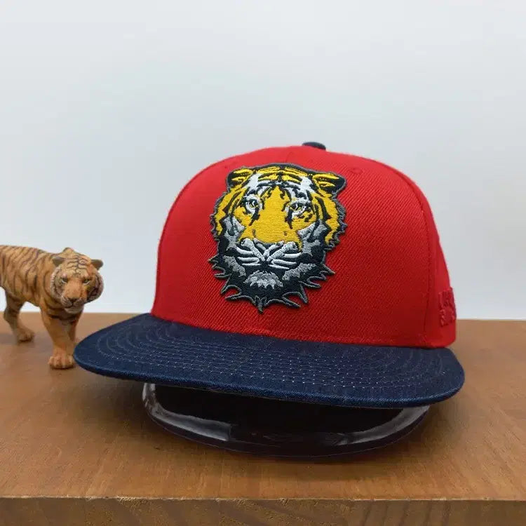 [BUNJANG] Hats On Urban Swagger Tiger Red Snapback Hat / 호랑이 모자 햇츠온 어반스웨거 스냅백 타이거 레드