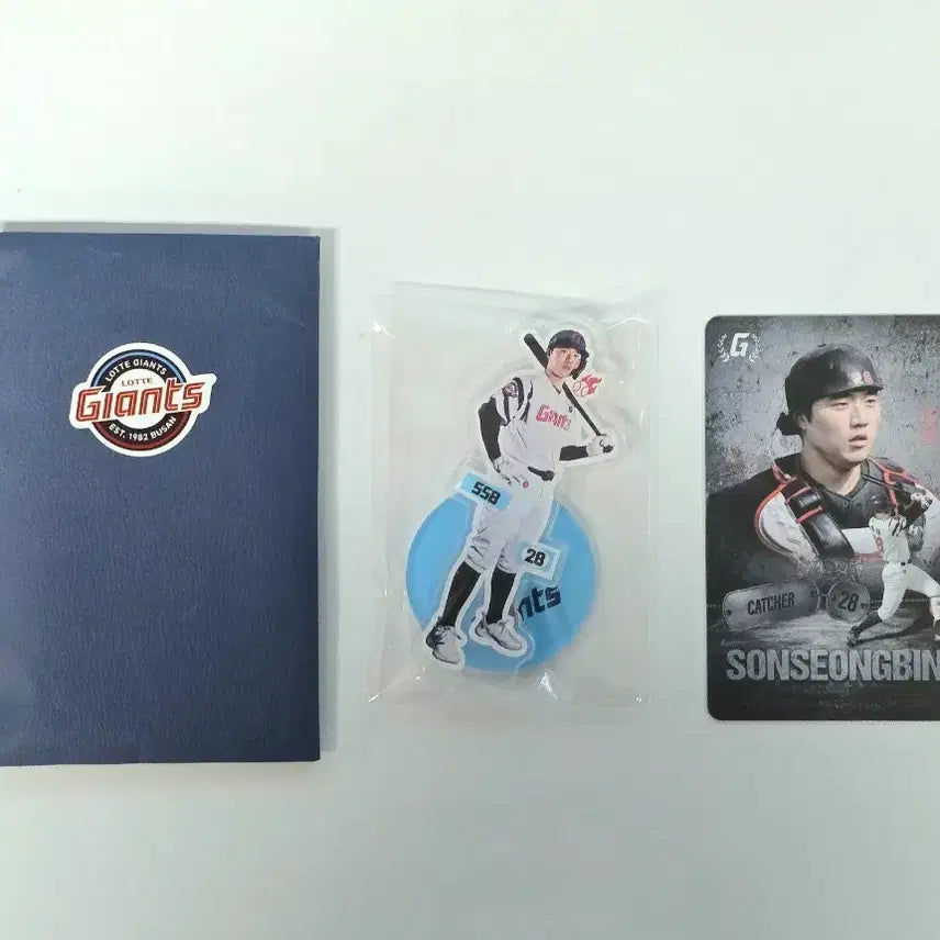 [BUNJANG] Lotte Giants Son Seong-bin Photocard & Standee Set / 롯데자이언츠 6월 1차 포토카드 & 등신대 세트- 손성빈
