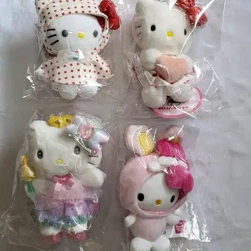 [BUNJANG] Hello Kitty Plush Keychain 4-Piece Bundle Set / 헬로키티 인형키링 4종 세트(일괄)