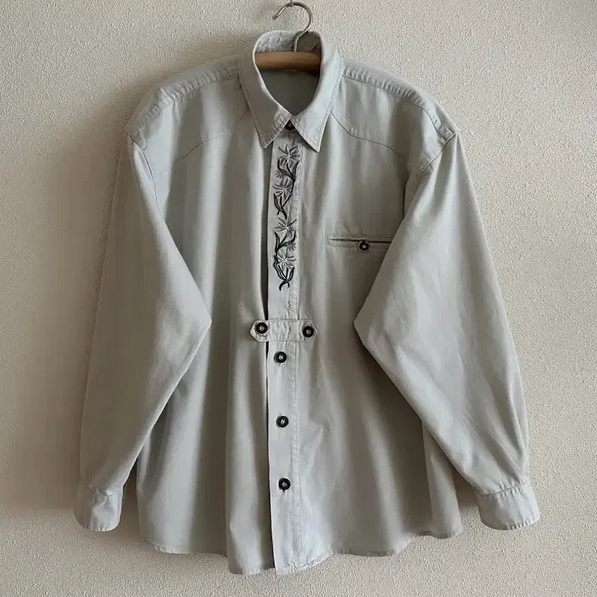 [BUNJANG] Vintage Austrian Light Blue Cotton Shirt / 빈티지 오스트리아 하늘색 셔츠