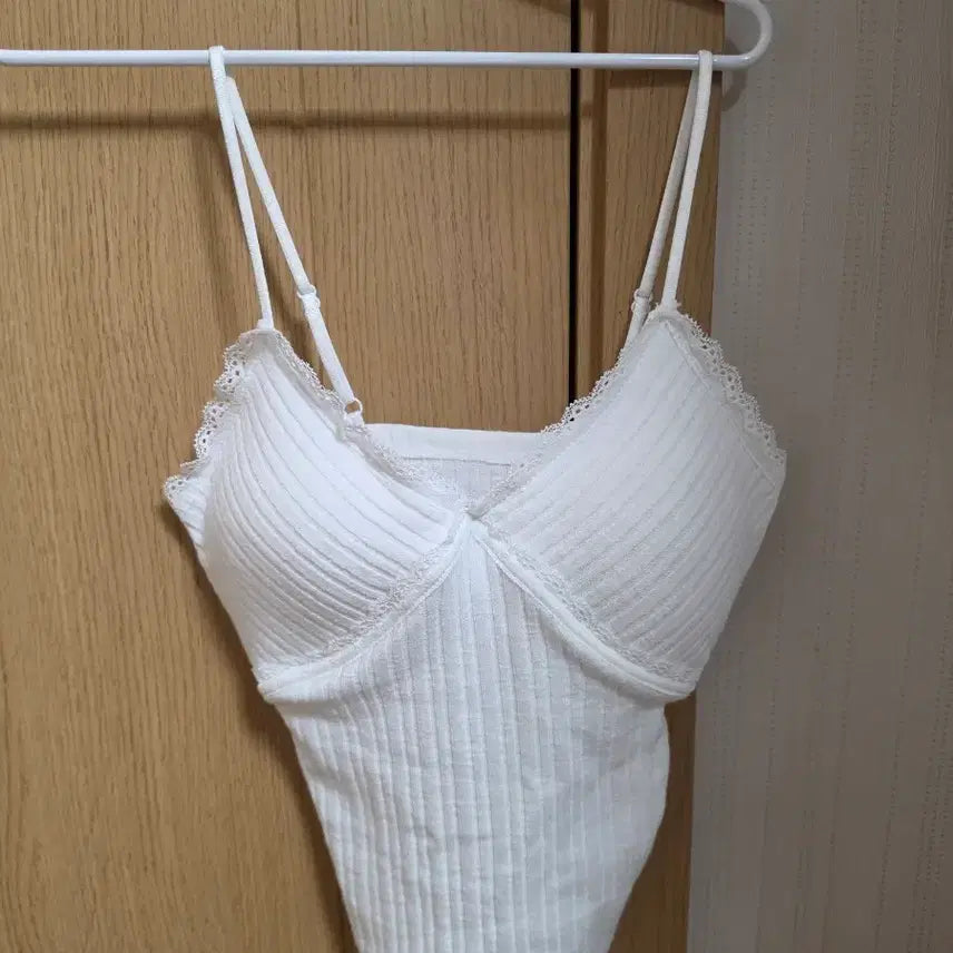 [BUNJANG] White Lace Camisole Tank Top / [새상품] 화이트 레이스 끈나시