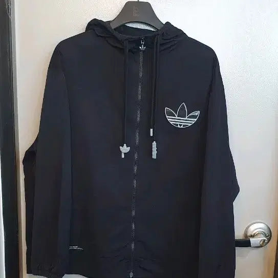 [BUNJANG] Adidas 3-Stripes Hooded Windbreaker Jumper Size 105 / 아디다스 삼선 후드 바람막이점퍼105