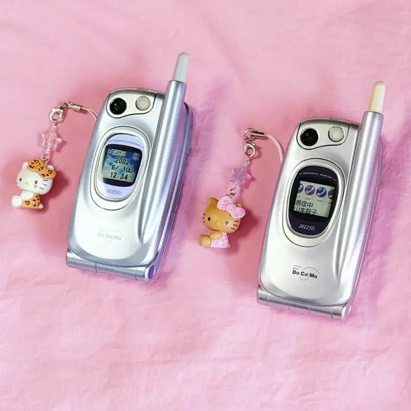 [BUNJANG] 2-Set Hello Kitty Docomo Gyaru Phone Pink Mock-up Phone / [2set] 키티폰 핑크 도코모 갸루폰 목업폰 핸드폰 폴더폰 고전폰 목각