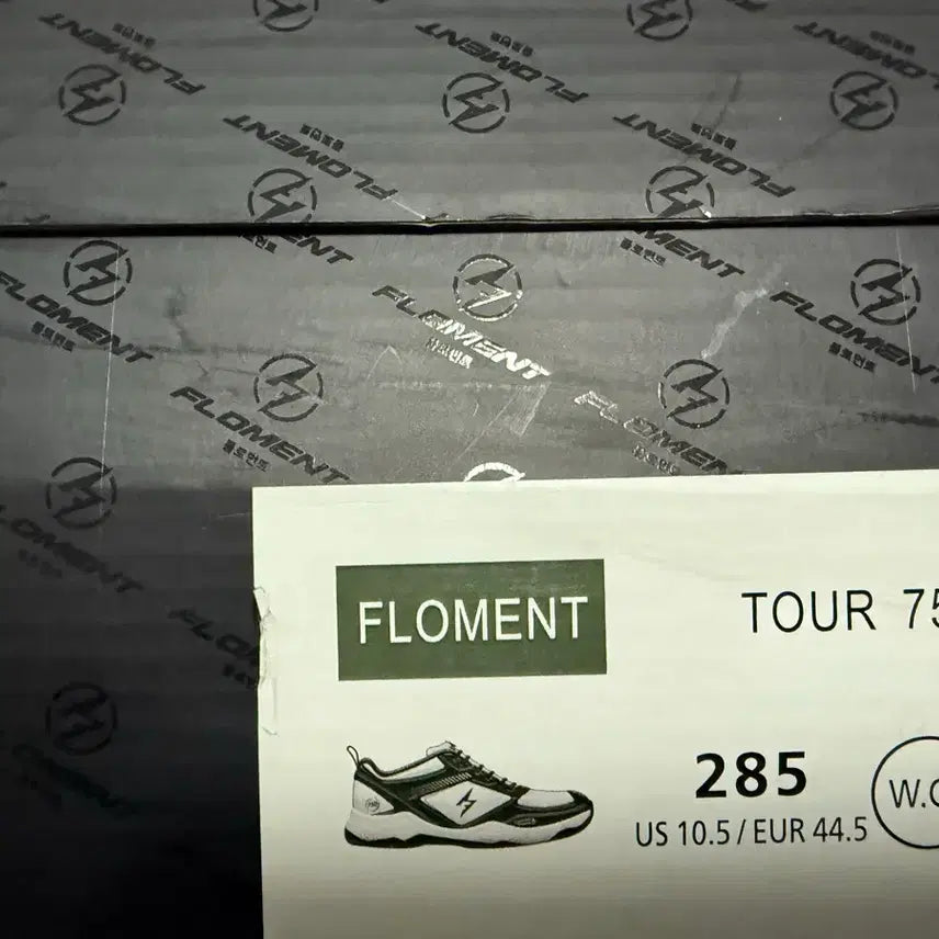 [BUNJANG] Flocent Tour 750 Badminton Shoes Size 285 / 플로먼트 투어750 285사이즈 배드민턴화
