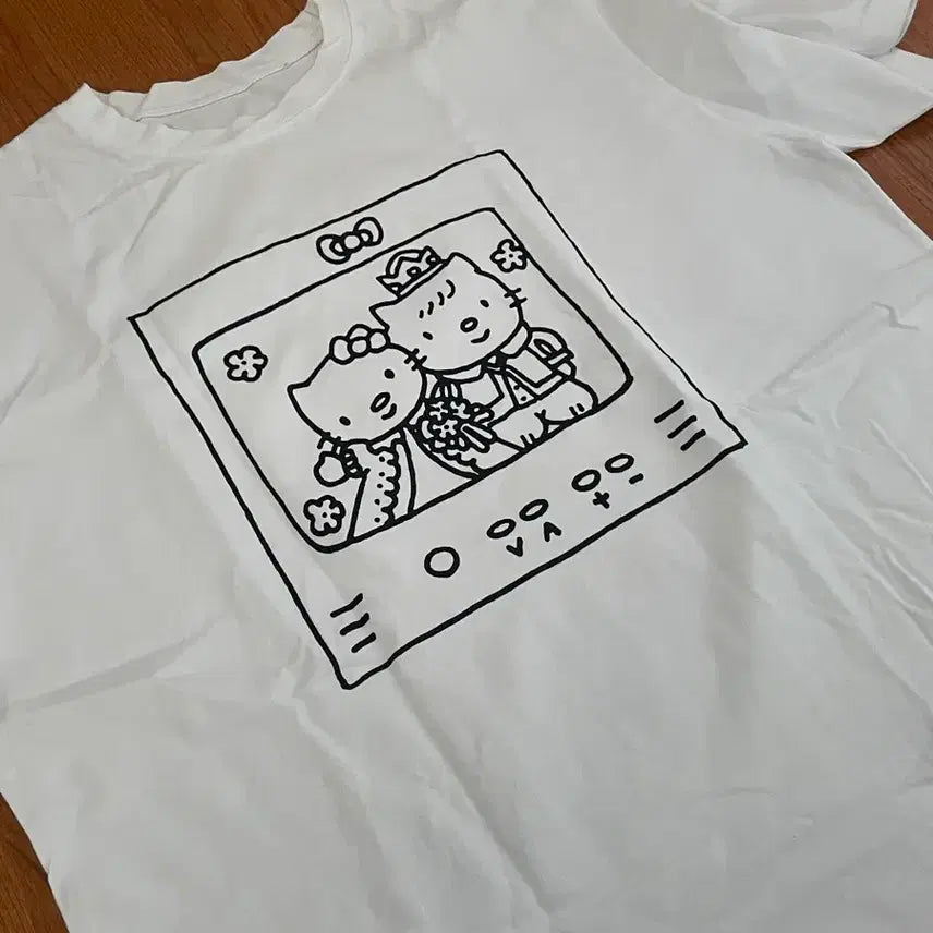 [BUNJANG] Kitty & Kittyboy Short-Sleeve T-Shirt (White) / 키티&키티보이 반팔(흰색)