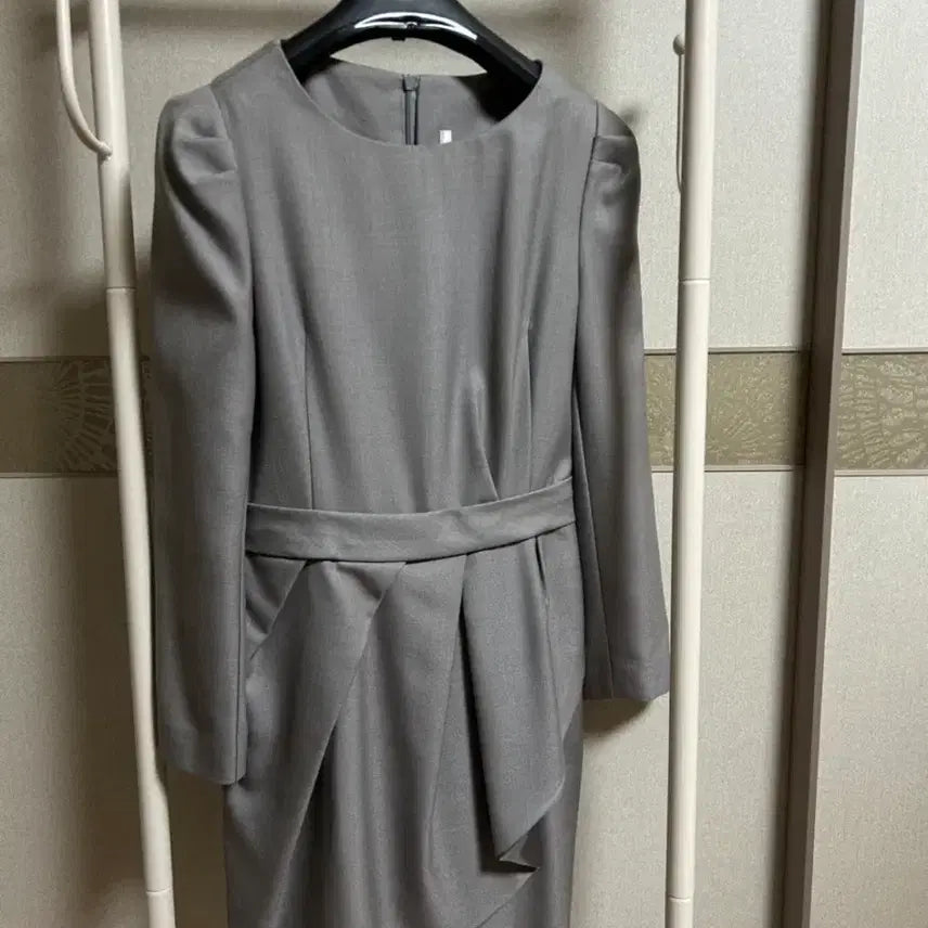 [BUNJANG] Gray Midi Dress with Pleated Detail / 회색 원피스