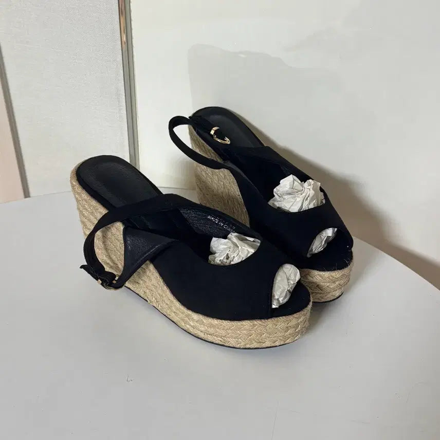 [BUNJANG] Black Suede Wedge Heel Slingback Sandals (250 Size, 11cm) / @새상품 250사이즈 11cm 블랙 스웨이드 웨지힐 슬링백 샌들힐