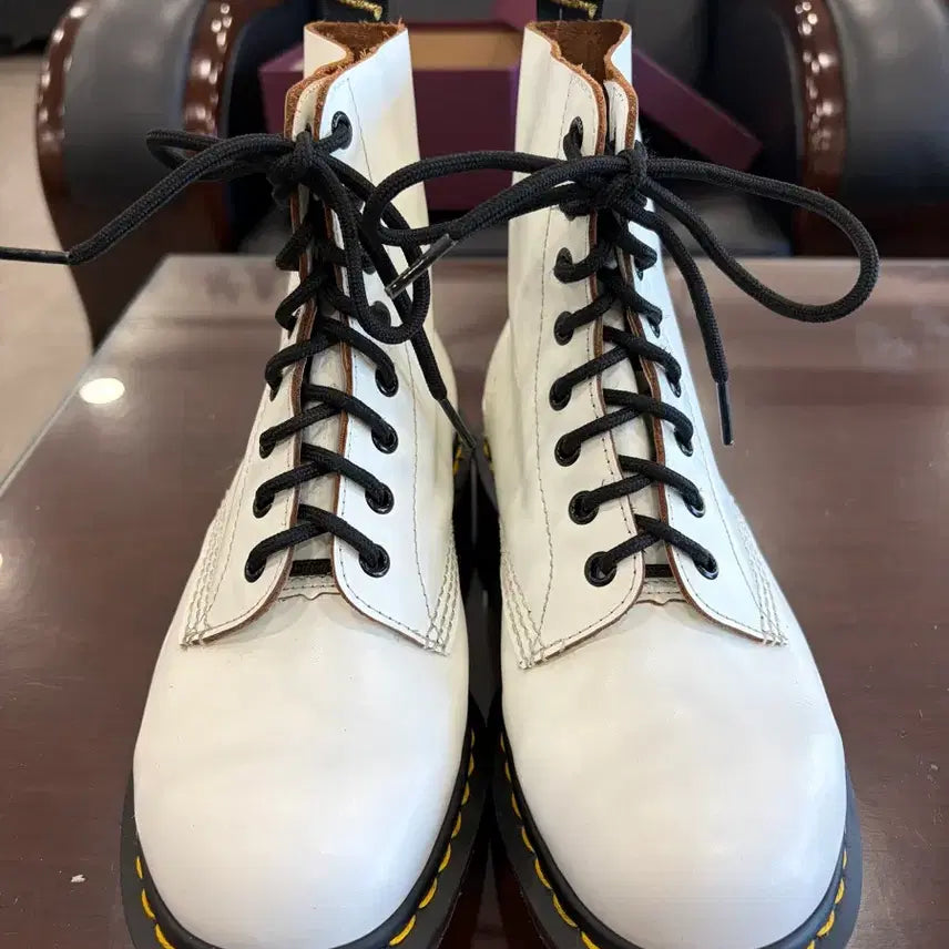 [BUNJANG] Dr. Martens 1460 White Boots Size 260 / 닥터마틴 1460 화이트  260