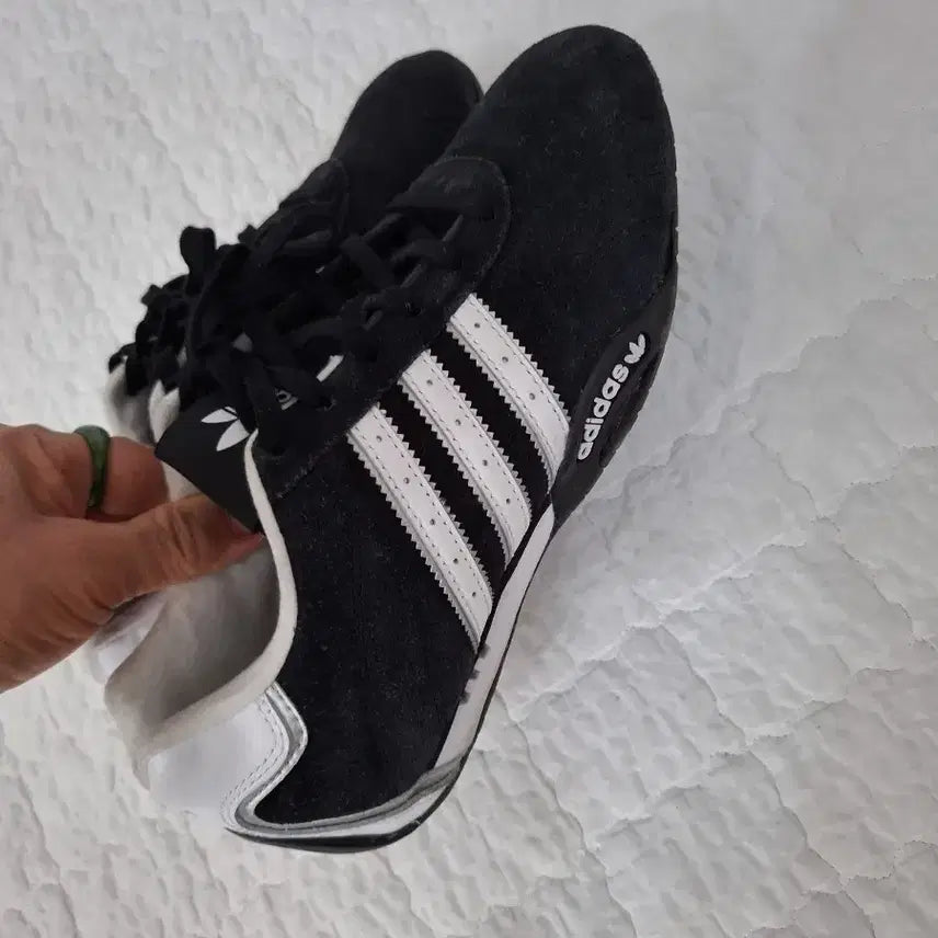 [BUNJANG] Adidas Suede Black White Three Stripes Sneakers / 아디다스 스웨이드 블랙 흰색 삼선 스니커즈
