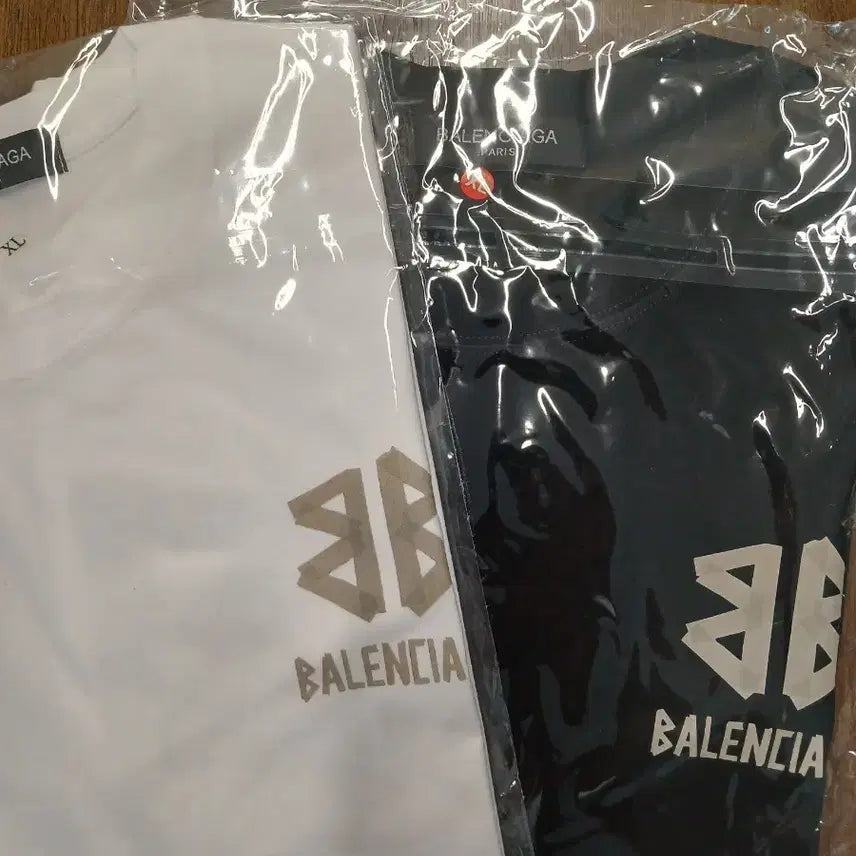 [BUNJANG] Balenciaga Logo T-Shirt White/Black XL / 발렌시아가 로고 반팔티 화이트/블랙 XL