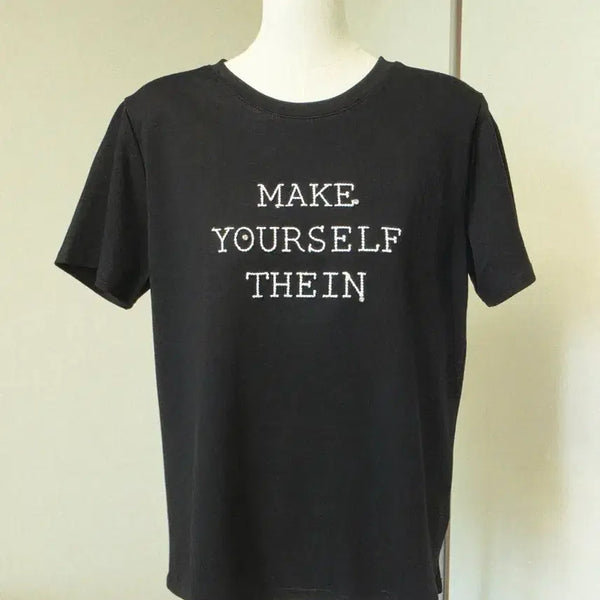 [BUNJANG] Black Short Sleeve T-Shirt with White Embroidery / 블랙 반팔티 프린팅