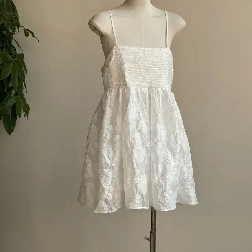 [BUNJANG] Altar'd State White Floral Bustier Mini Dress / Altar'd State 화이트 플로럴 뷔스티에 미니 원피스