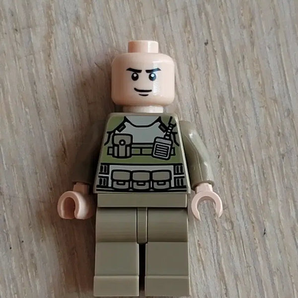[BUNJANG] LEGO Genuine Superman Colonel Hardy Minifigure / 레고 정품 슈퍼맨 스몰빌 하디 대령 미니피규어