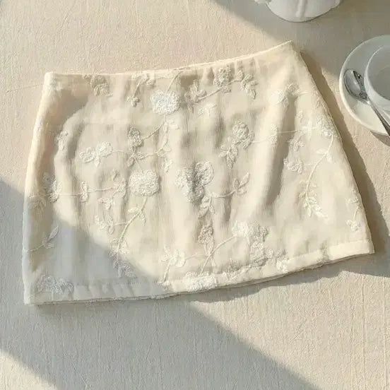 [BUNJANG] Vintage Embroidered Lace White Skirt Y2K / 빈티지느낌 자수 레이스 화이트 스커트 / 빈티지 레이스 y2k 갸루