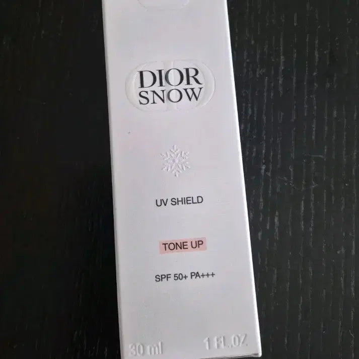 [BUNJANG] Dior Snow UV Shield Tone-Up Sunscreen SPF50+ PA+++ (New, Sealed) / 새상품 미개봉) 디올 톤업 선크림